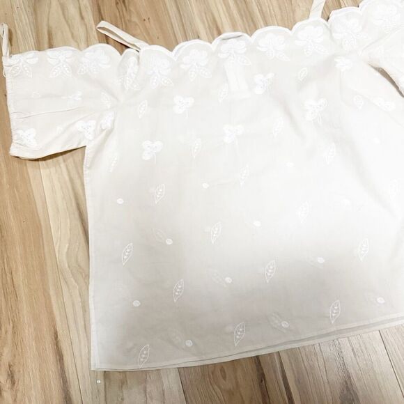 ANN TAYLOR | NWT Beige White Cold Shoulder Scallop Floral Blouse Top | Size XXL - Picture 3 of 5